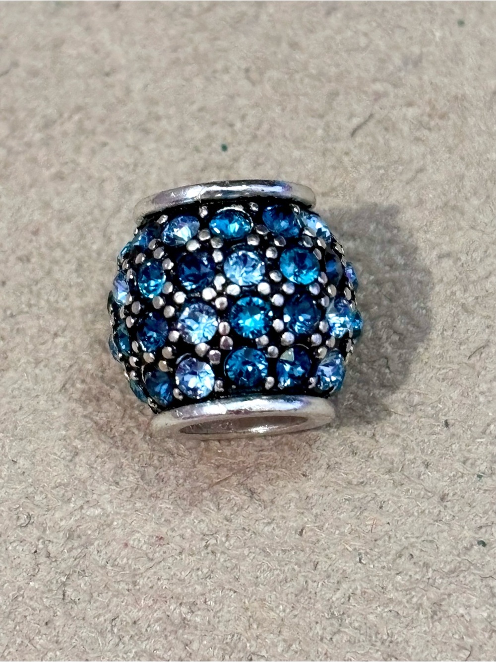 🆕Listing! Brighton Crystal Voyage bead in Blue Three shades of crystals Retired